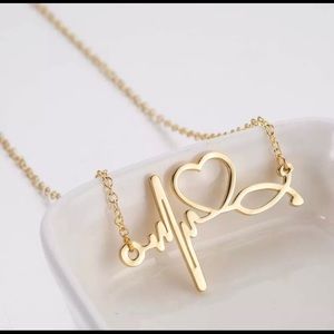 Necklace with a heartbeat